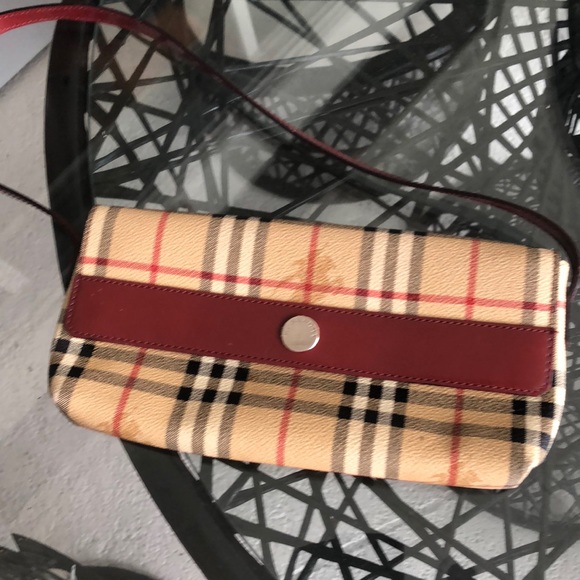 Beautiful mini bag, used once. Like brand new. - Picture 1 of 2